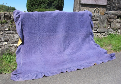 purple_and_gold_flounce_res_2